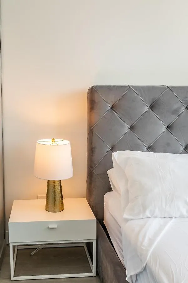 Luxury 2 Bedroom In The Heart Of Entertainment District W/ Cn Tower View Toronto 0*,  Canada