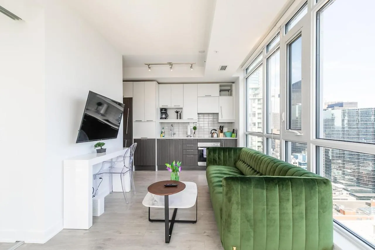 Luxury 2 Bedroom In The Heart Of Entertainment District W/ Cn Tower View Toronto Canada