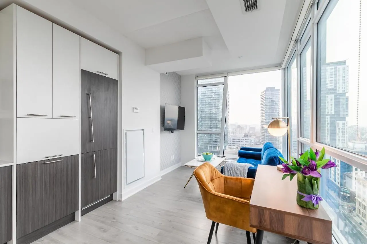 Luxury 2 Bedroom In The Heart Of Entertainment District W/ Cn Tower View Toronto Canada