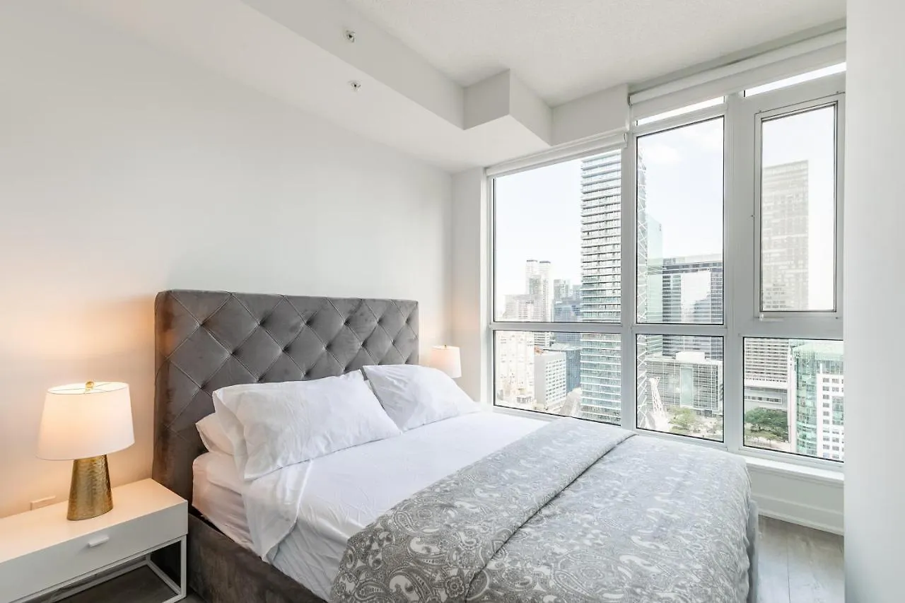Luxury 2 Bedroom In The Heart Of Entertainment District W/ Cn Tower View Toronto Apartment