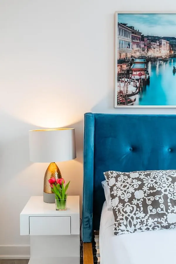 Luxury 2 Bedroom In The Heart Of Entertainment District W/ Cn Tower View Toronto Appartement