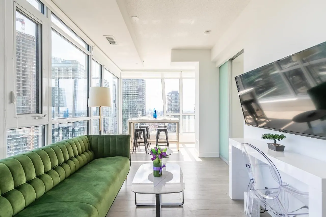 Luxury 2 Bedroom In The Heart Of Entertainment District W/ Cn Tower View Toronto 0*,  Canada