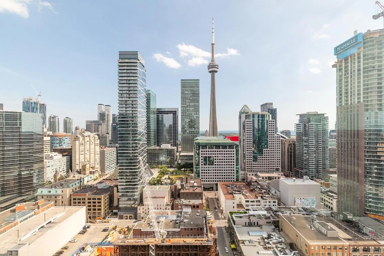 Luxury 2 Bedroom In The Heart Of Entertainment District W/ Cn Tower View Toronto Canada