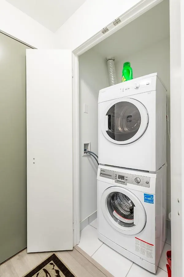 Apartment Luxury 2 Bedroom In The Heart Of Entertainment District W/ Cn Tower View Toronto