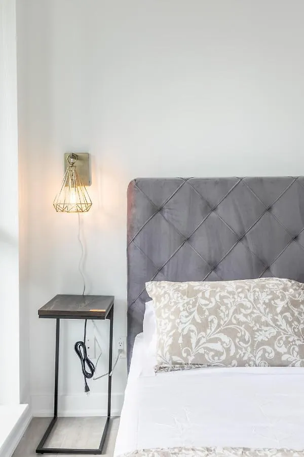 Appartement Luxury 2 Bedroom In The Heart Of Entertainment District W/ Cn Tower View Toronto